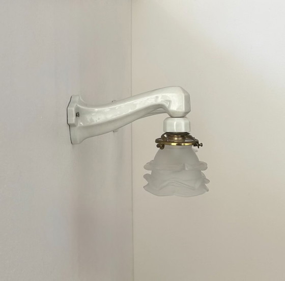 Image 1 of Paire d'applique vintage art déco, porcelaine et verre sablé, France 1930