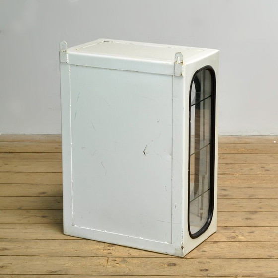 Armario médico antiguo, mueble de pared, década de 1970. – Armarios de pared, Glass, Metal, Vintage (photo 11 of 11)