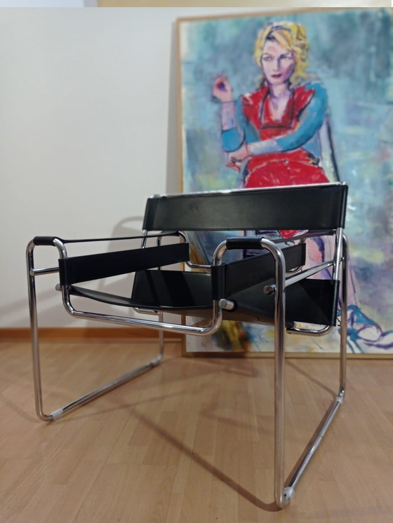 Image 1 of Poltrone Knoll Wassily B3 in pelle nera di Marcel Breuer