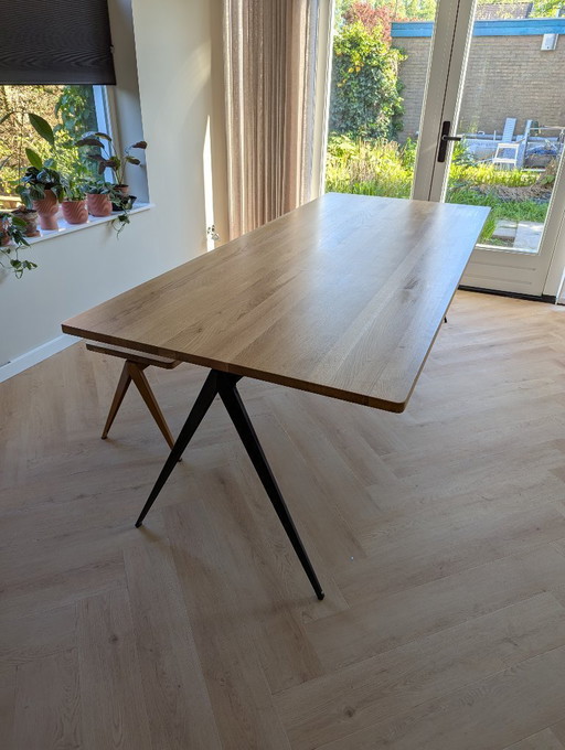 Galvanitas (S16) TD4 dining table - Solid oak - Sav & Okse