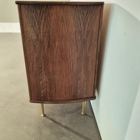 Image 1 of XX lang notenhout dressoir van William Watting voor Modernord, 1950s