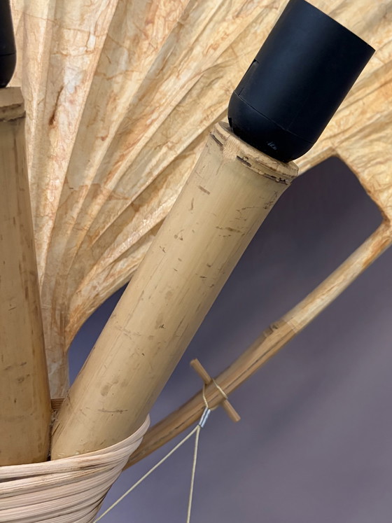 Image 1 of Grote Uchiwa vloerlamp van bamboe en rijstpapier, ontworpen door Ingo Maurer.