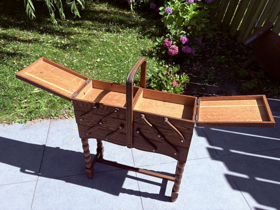 Image 1 of Costurero antiguo de roble con patas – extensible – en muy buen estado
