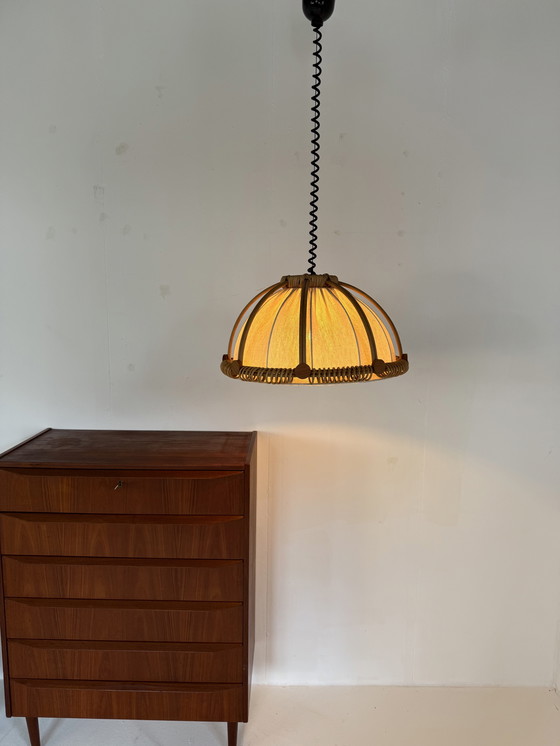 Image 1 of Suspension vintage en rotin des années 60