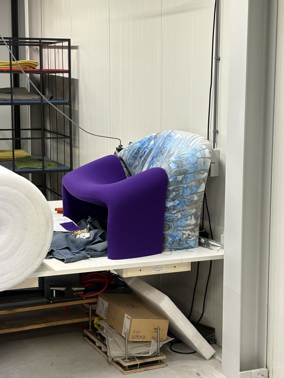 Image 1 of Artifort F580