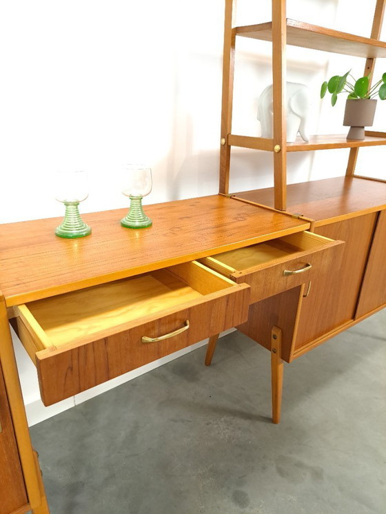 Image 1 of Armario doble de chapa de teca con escritorio de Suecia