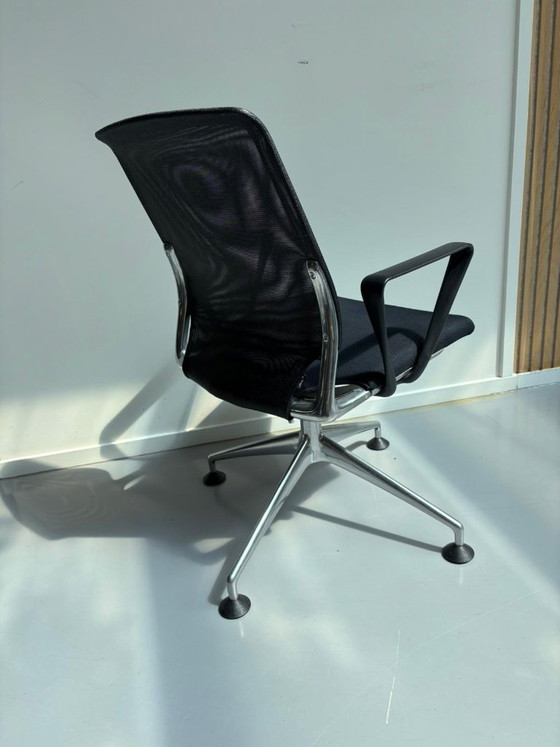 Image 1 of Chaise de conférence Vitra Meda 6x