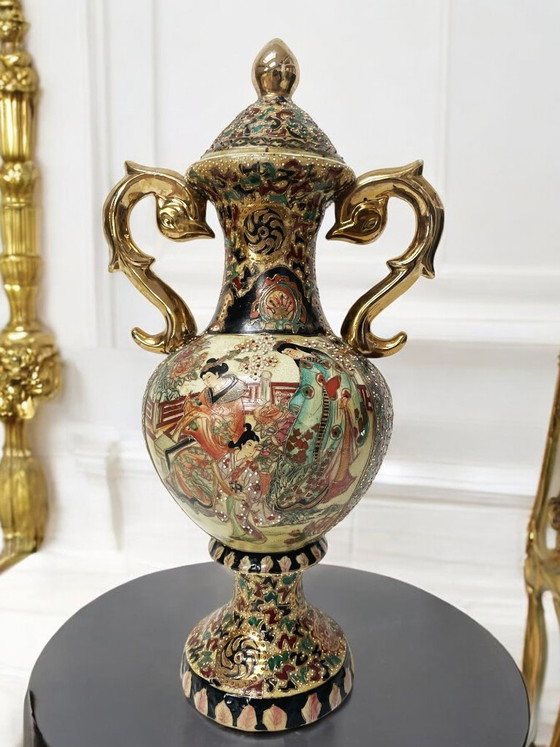Image 1 of Display vase with Moriage design