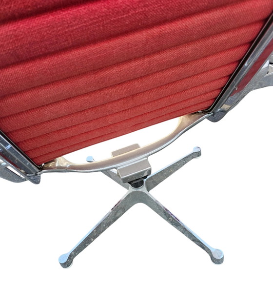 2 x Poltrona girevole in alluminio EA 124 Early Edition di Charles & Ray Eames, Herman Miller / Meccanismo (photo 2 of 19)