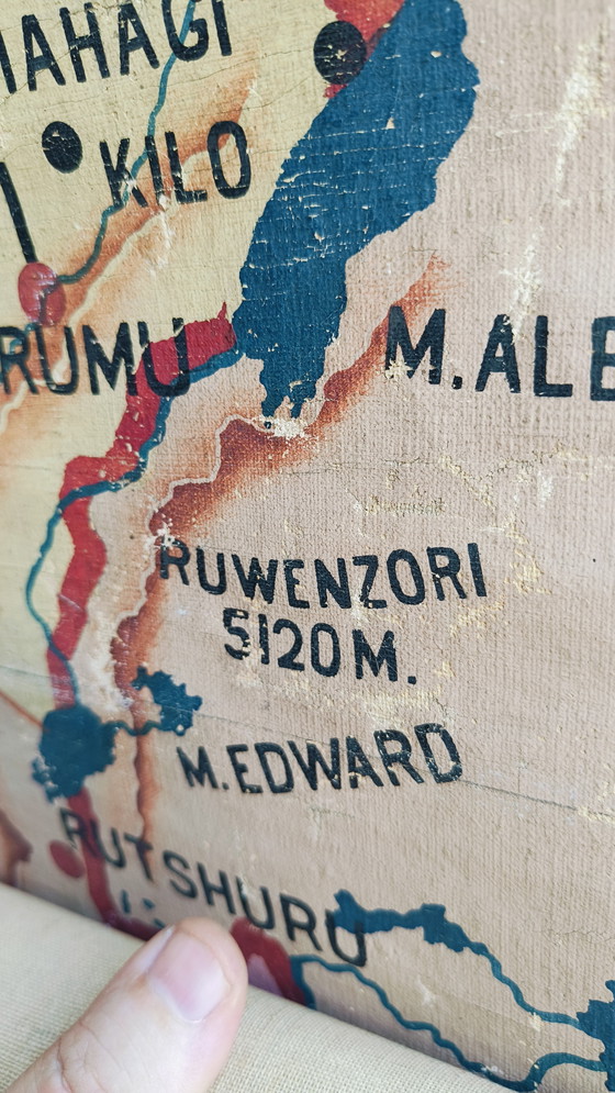 Image 1 of Antiguo mapa escolar antiguo pintado a mano Congo Belga Africa