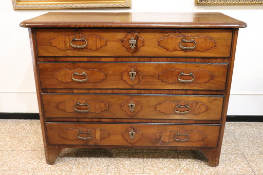 Walnut Antique Chest of Drawers, Restored, Italy 17th Century