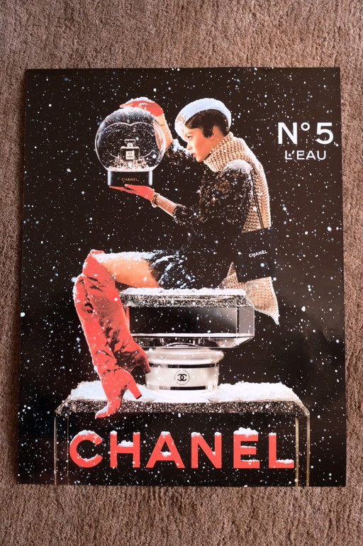 Campaña navideña de Chanel 2019 | Cartel – posters, Paper