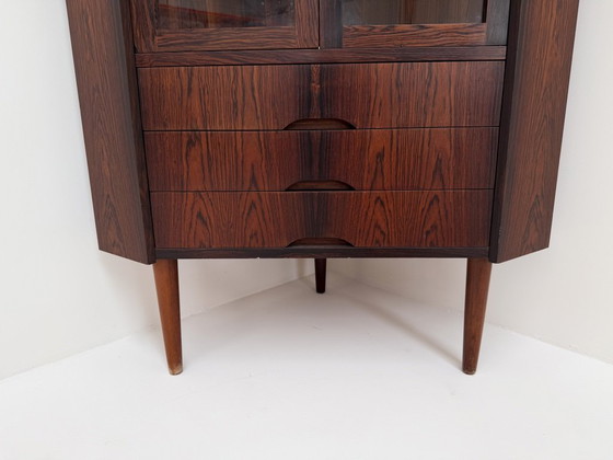 Image 1 of Mobile angolare vintage in palissandro danese, anni '60 — Vetrina di metà secolo con ante in vetro e cassetti