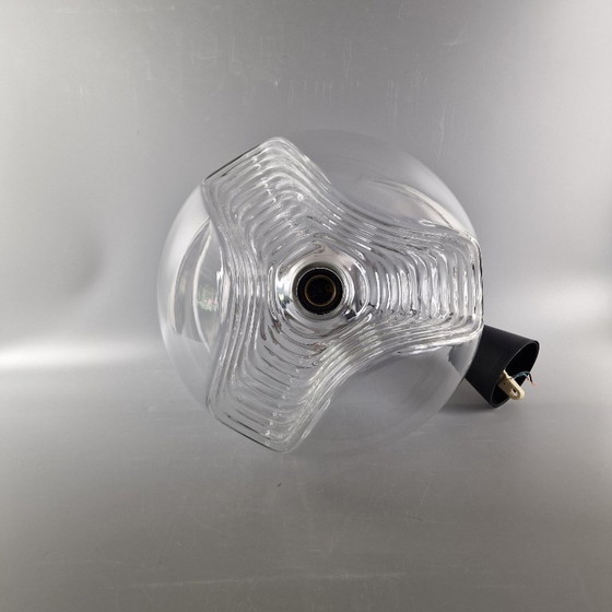 Image 1 of Vintage Space Age hanglamp – Peill & Putzler “Wave” / “Futura” – 1970s Duitsland – Glas en Metaal – Ø 32 cm. Space Age Design.