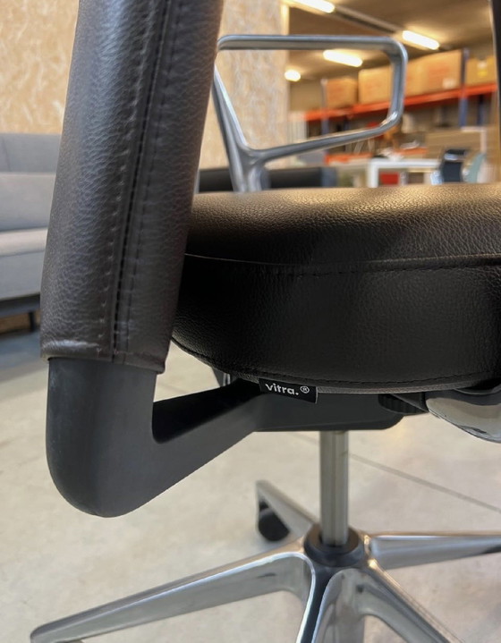 Image 1 of Vitra ID trim by Antonio Citterio