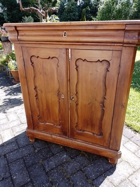 Image 1 of Magnifique meuble Biedermeier patiné
