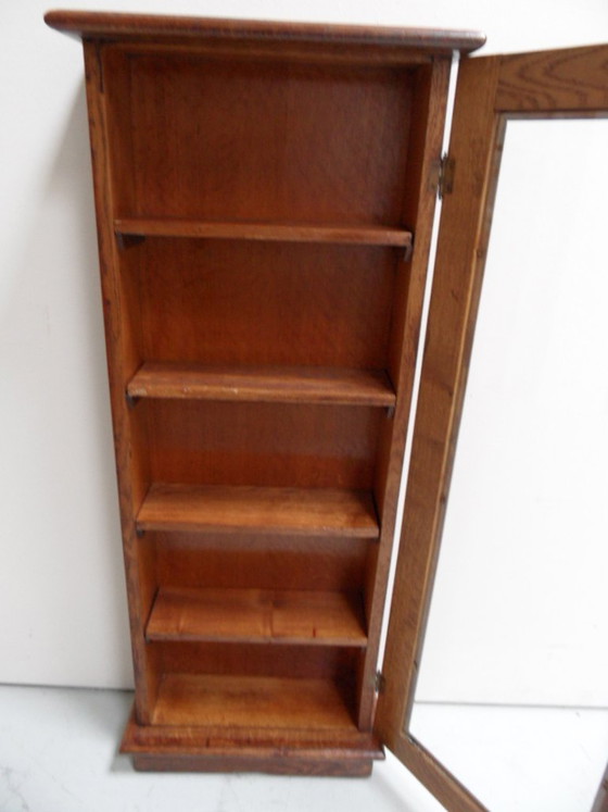 Image 1 of Antiek eiken vitrinekast