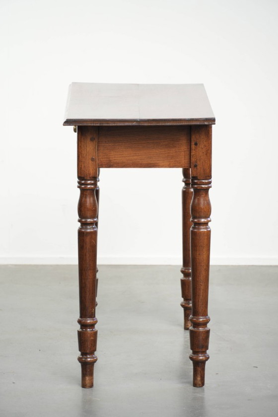 Image 1 of Antique English oak side table/hall/corridor table from the early 19th century with a beautiful appearance.