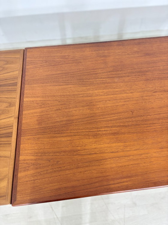 Image 1 of Teakhouten eettafel uit de jaren 60 / Eettafel in mid-century stijl / Vintage teakhouten eettafel