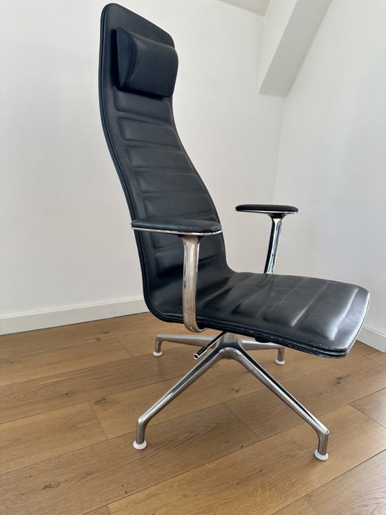 Cappellini Lotus High – Jasper Morrison – Cuir noir – Chaises pivotantes, Chrome, Leather (photo 3 of 9)