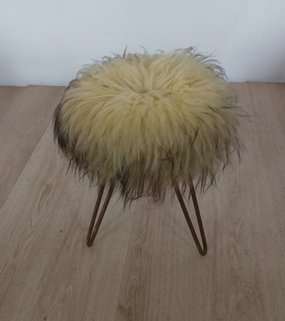 Felltex Fifties Hairy Stool – Metal, Wool (photo 3 of 7)