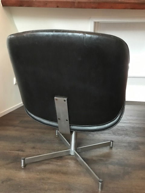 Image 1 of 3x Artifort armchair