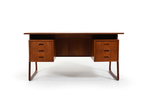 Bureau en teck à pieds traîneaux de Svend Åge Madsen, années 1960