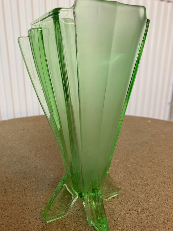 Image 1 of Stolze Art Deco Vase grün