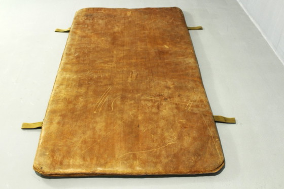 Image 1 of Turnmatte aus Leder, 1930er Jahre II