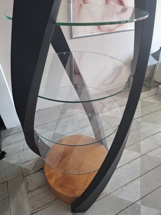 Wunderschöne offene Design-Vitrine – Theo Salet, Glass, Metal (photo 6 of 6)