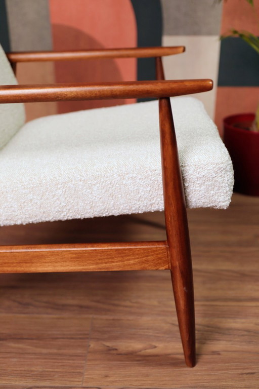 Vintage Lounge Chair Wit Bouclé Mid Century Design