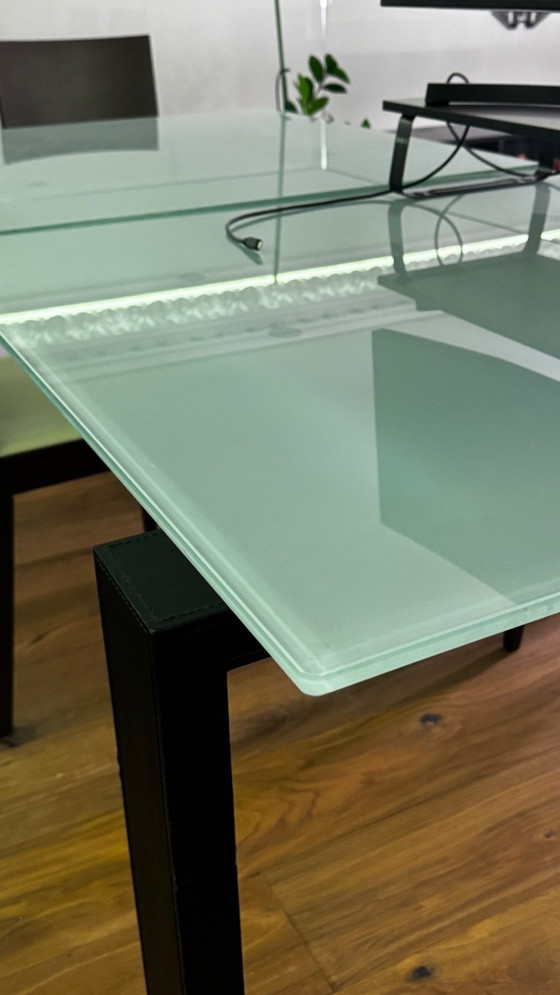 Tavolo da pranzo allungabile in vetro – Acquistato da Heal’s London – Tavoli da pranzo, Glass (photo 7 of 9)
