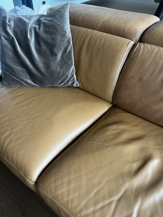 Canapé en cuir Natuzzi couleur cognac - Fauteuil inclinable à réglage électronique – Leather, Metal (photo 3 of 10)