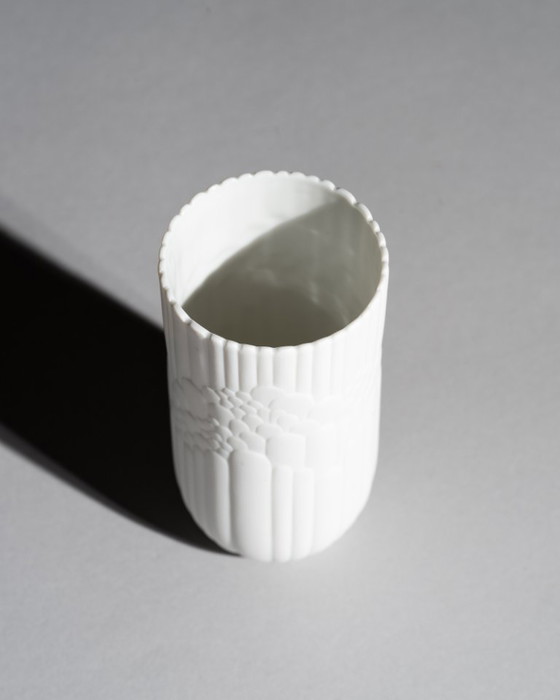 Image 1 of Rosenthal Anemone Porzellan-Trio kleiner Vasen mit Deckelbox von Rosemonde Nairac