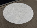 Original Round Knoll Tulip Dining Table (120cm) Arabescato Matte Marble In NEW CONDITION!!