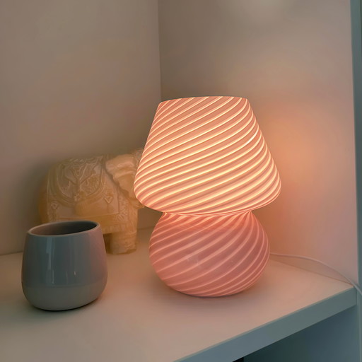 "Verra" Lampe champignon en verre soufflé à la main avec tourbillon rose