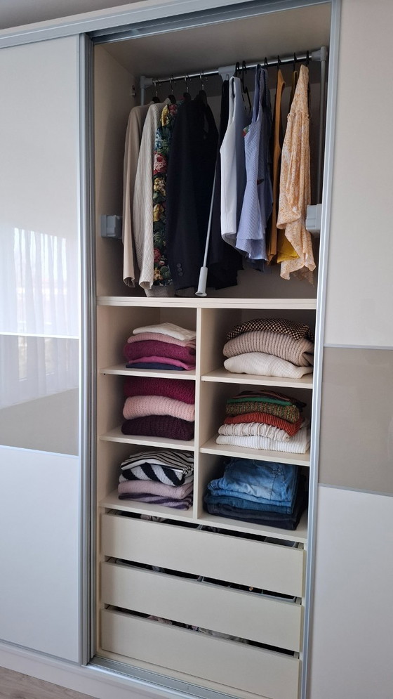 Image 1 of Kledingkast - Aankleden