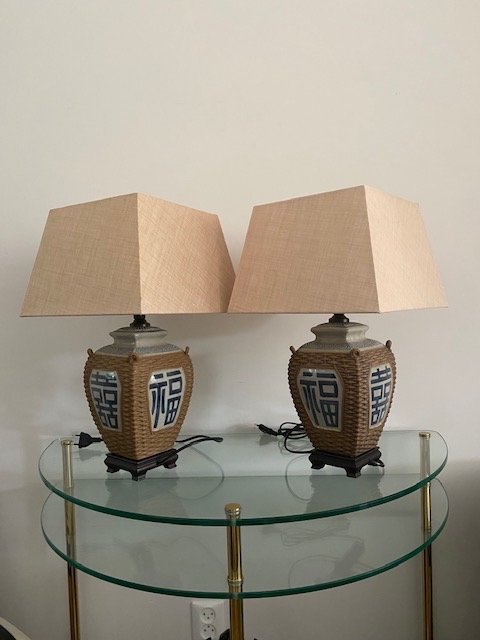 SET OF 2 CHINESE TABLE LAMP FEET IN CERAMIC ON WOODEN BASE