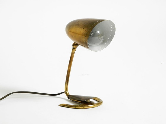 Image 1 of Lampe de table en laiton, rare et exceptionnelle, de style moderne du milieu du siècle.