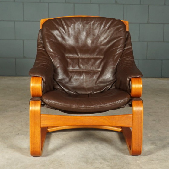 Danish Design “Apollo” Armchairs – Svend Skipper – 1970s – Plastic, Wood (photo 2 of 13)