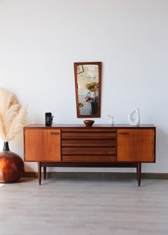 Image 1 of Britisches Sideboard im modernen Stil von White & Newton | Ikonisches Design
