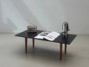Table de salle à manger moderne de style mid-century, structure en frêne noir et bois
