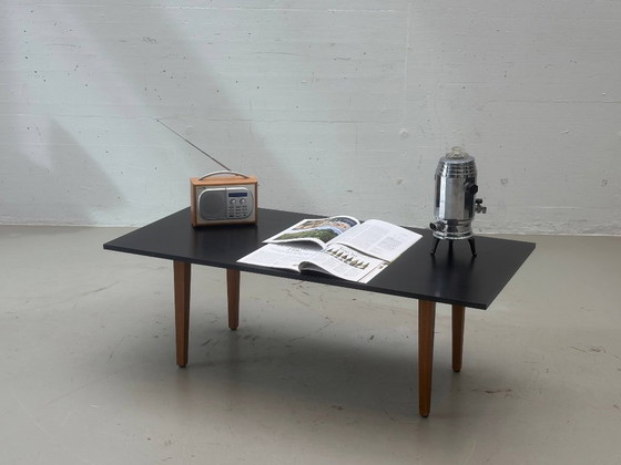 Table de salle à manger moderne de style mid-century, structure en frêne noir et bois (photo 4 of 12)