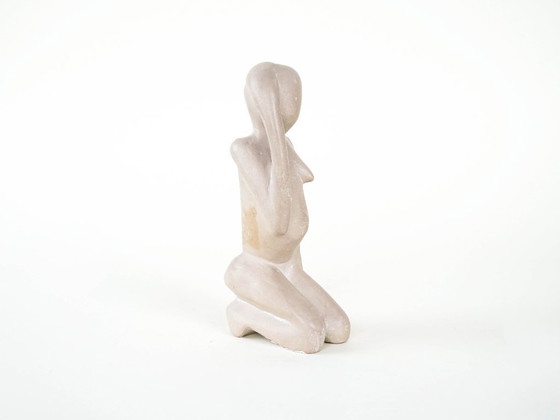 Image 1 of Sculpture en pierre représentant une figure féminine, de style moderniste, années 1980, réalisée au Danemark