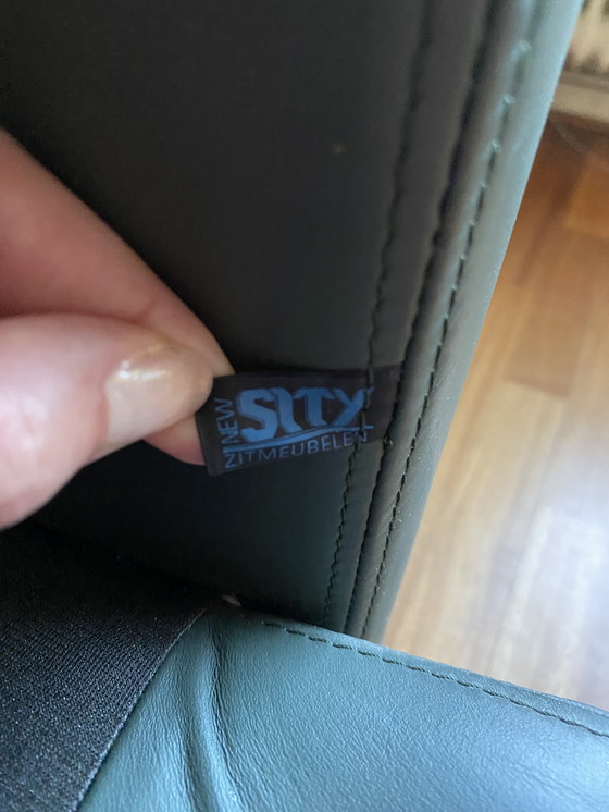 Image 1 of New Sity green leather three-seater sofa