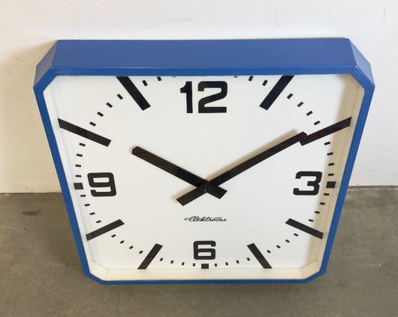 Image 1 of Enorme orologio da parete industriale quadrato blu di Elektročas, anni '90