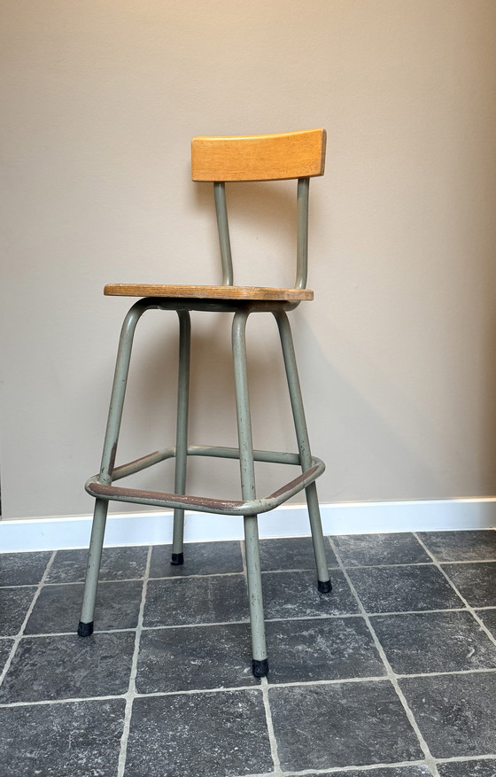 Image 1 of Laboratorio escolar stoelen