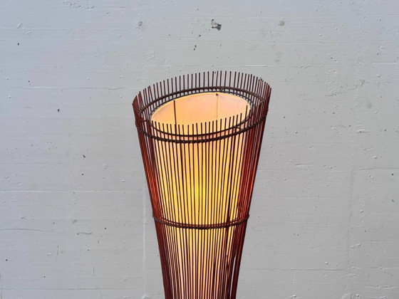 Image 1 of Franse vloerlamp van rotan en bamboe, jaren 60/70.