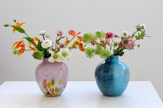 Cloudnola Set of 2 Hand-Blown Glass Designer Vases (photo 9 of 11)