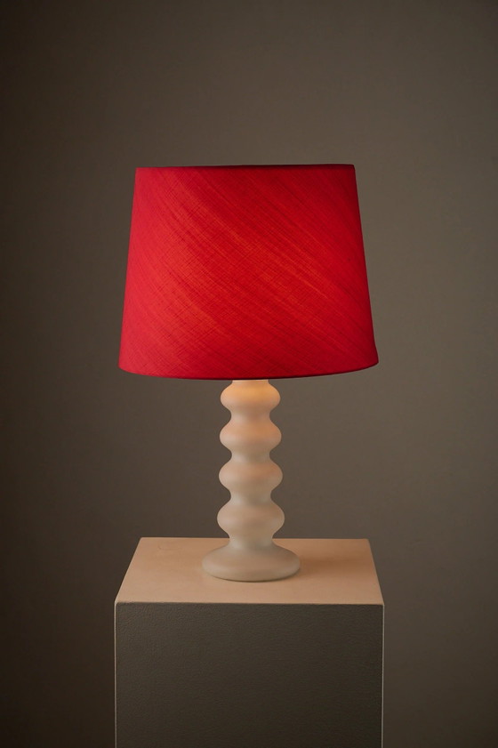 Uno & Östen Kristiansson for Luxus Table Lamp with Opaline Glass Base, Plastic, Red, Scandinavian (photo 4 of 10)